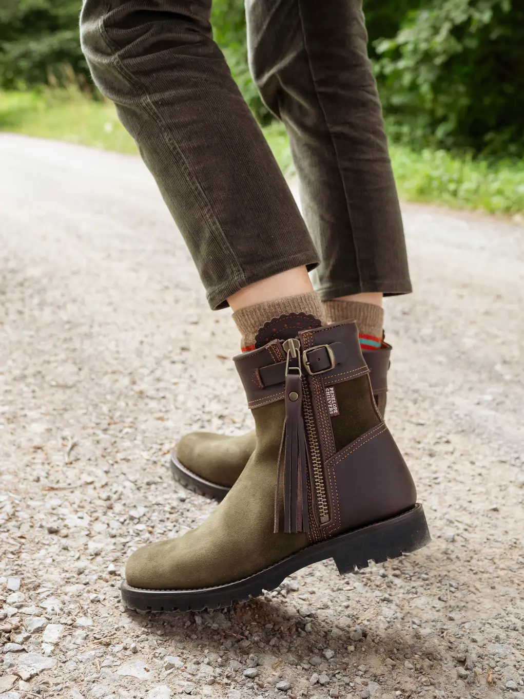 Pair of boots