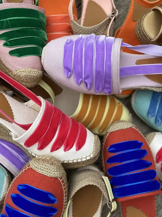 pile of shoes
