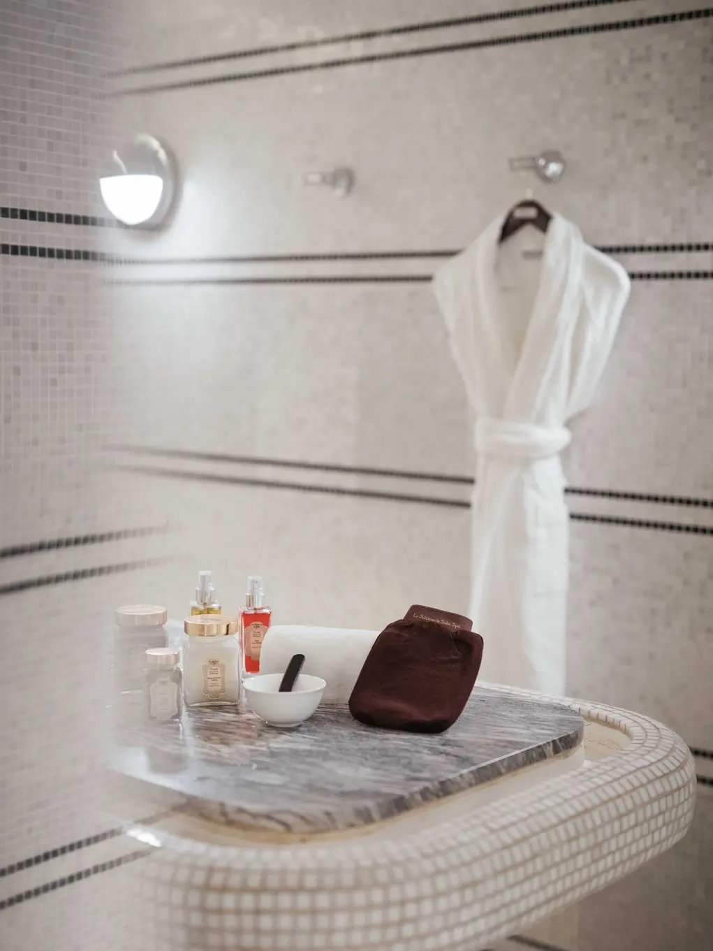 Hammam table with products