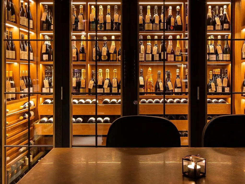 Interior of the Comptoir Café and Wine